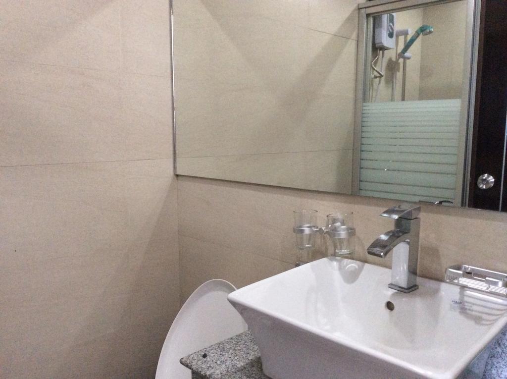 Cherry Midtown Hotel Олонгапо Стая снимка
