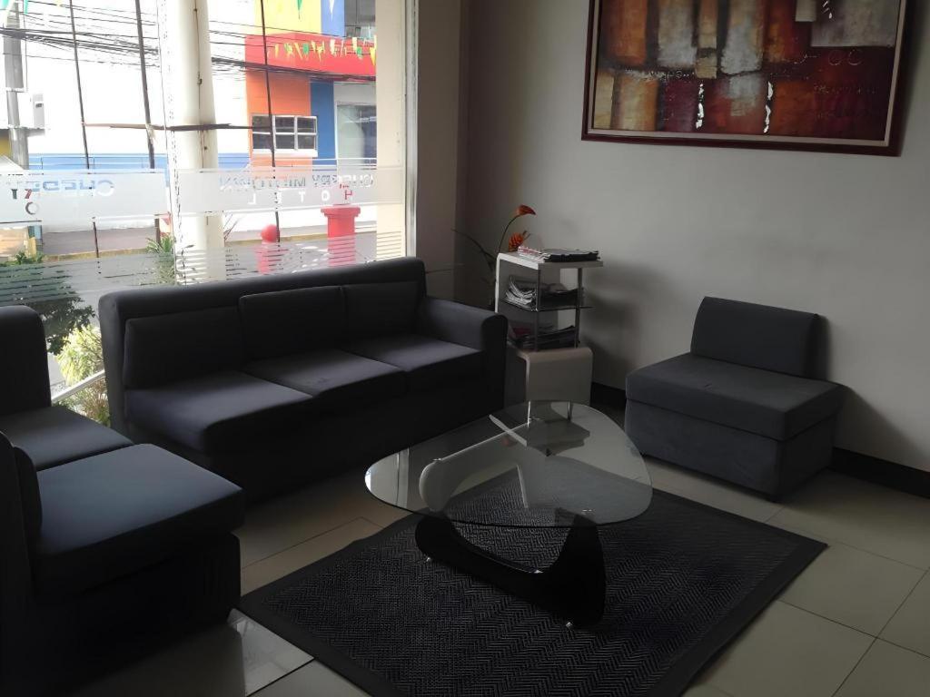 Cherry Midtown Hotel Олонгапо Екстериор снимка