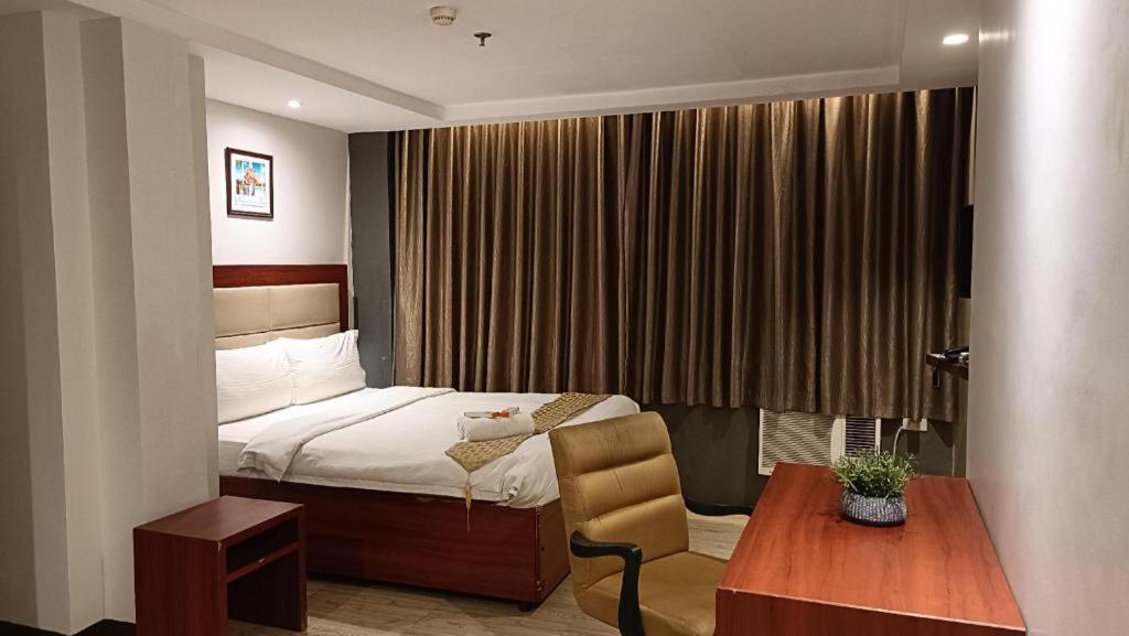 Cherry Midtown Hotel Олонгапо Екстериор снимка