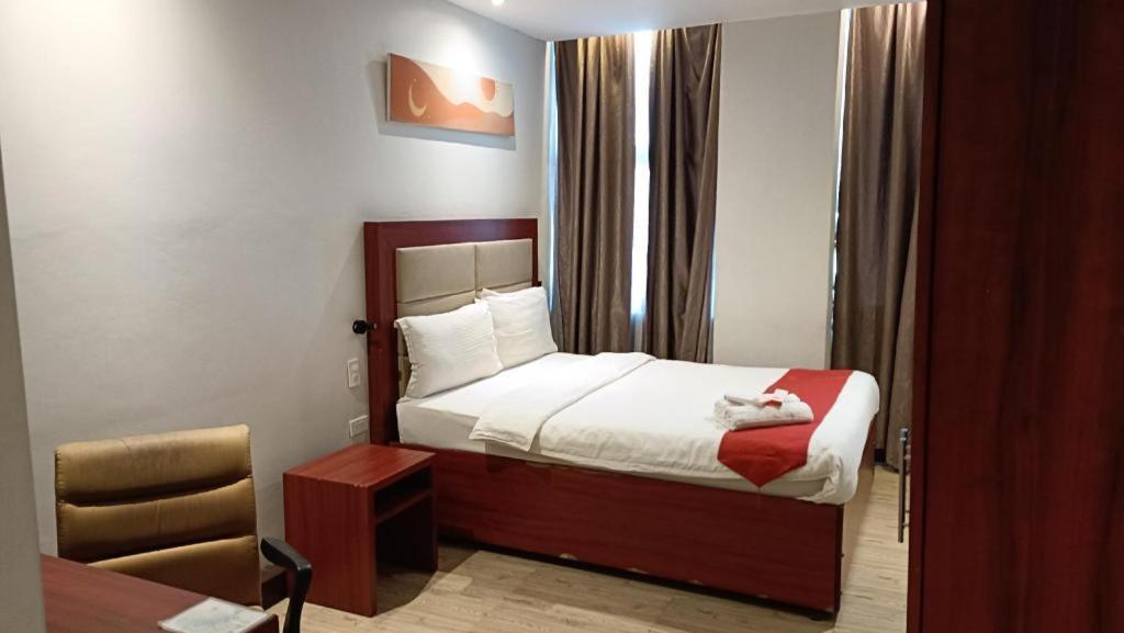 Cherry Midtown Hotel Олонгапо Екстериор снимка