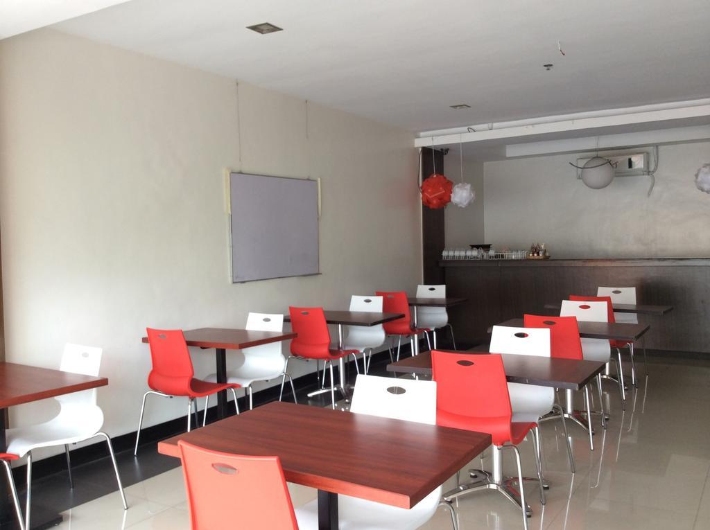 Cherry Midtown Hotel Олонгапо Екстериор снимка